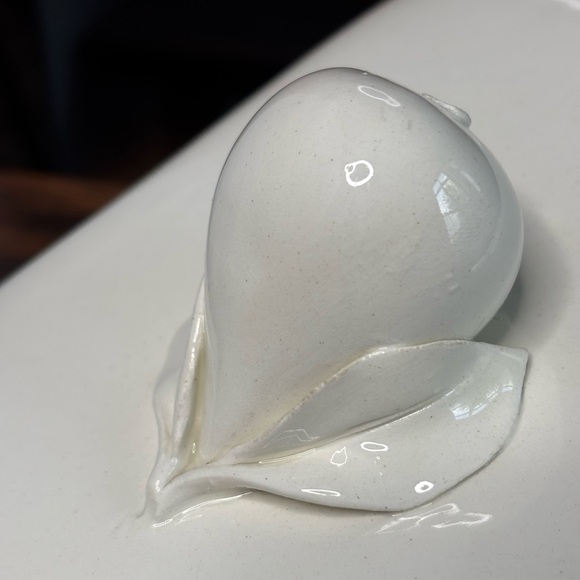 Vintage White Porcelain Farmhouse Cheese Server Keeper Majolica Pear‎ Italy Rare - Picture 7 of 14